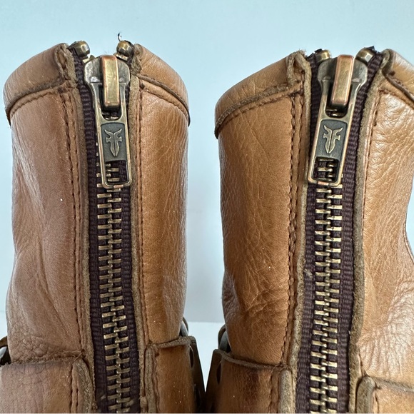 FRYE PHILIP HARNESS DISTRESSED SHORT BOOTIES IN RARE CAMEL TAN #76870. Sz 5.5 - Picture 10 of 16